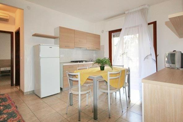 Ba- Tintoretto Apartments - Lignano Sabbiadoro Luaran gambar